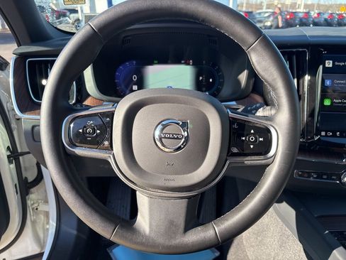 Certified 2023 Volvo XC60 B5 Plus w/ Climate Package image 18