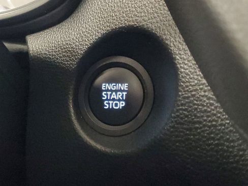 Certified 2024 Toyota Corolla Cross LE w/ Moonroof Package image 31