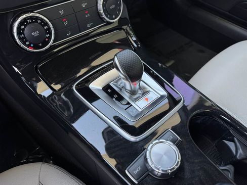 Used 2016 Mercedes-Benz SLK 300 w/ Premium 1 Package image 19