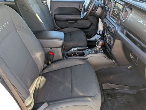 Certified 2018 Jeep Wrangler Unlimited Sahara image 28