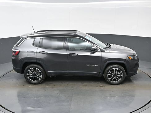 Used 2022 Jeep Compass Limited AWD/4WD image 39