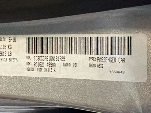 Used 2016 Chrysler 200 Limited FWD image 12