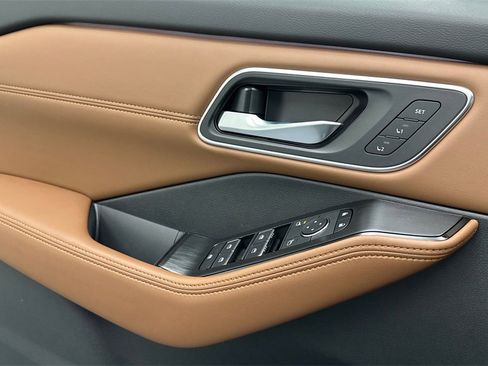 New 2026 Nissan Rogue Platinum w/ Platinum Premium Package image 18