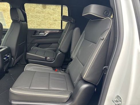New 2026 GMC Yukon XL Elevation AWD/4WD image 14