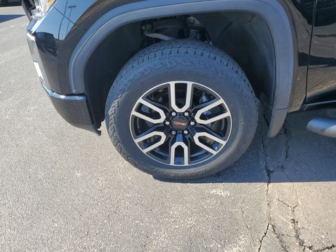 Used 2019 GMC Sierra 1500 AT4 w/ AT4 Premium Package image 9