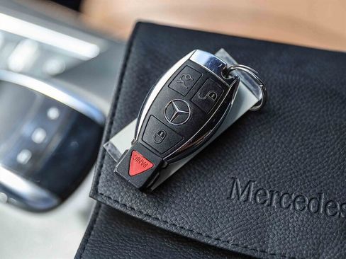 Used 2016 Mercedes-Benz S 550 4MATIC Sedan image 35