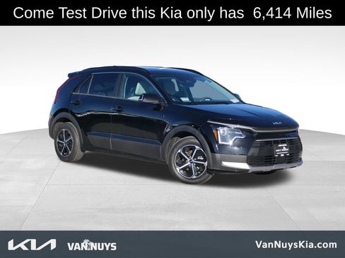 Certified 2025 Kia Niro EX image 1
