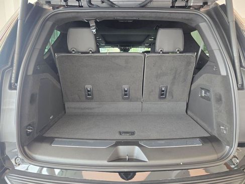 Used 2025 Cadillac Escalade V AWD/4WD image 16