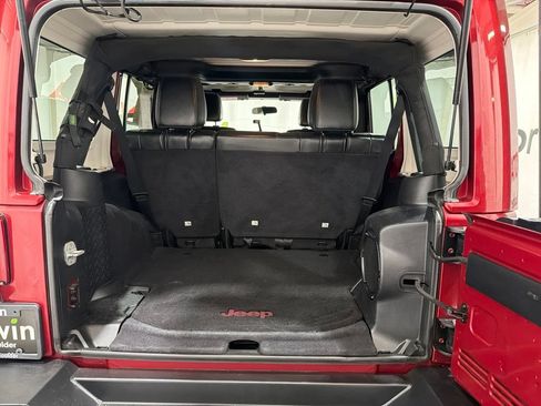 Used 2012 Jeep Wrangler Unlimited Sahara AWD/4WD image 18