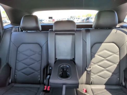 Used 2025 Volkswagen Atlas Cross Sport SE image 29