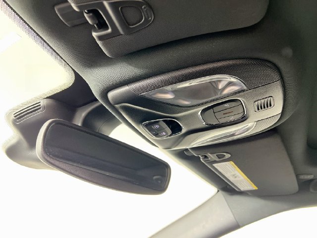 Used 2023 Jeep Compass Limited w/ Sun and Sound Group AWD/4WD image 14