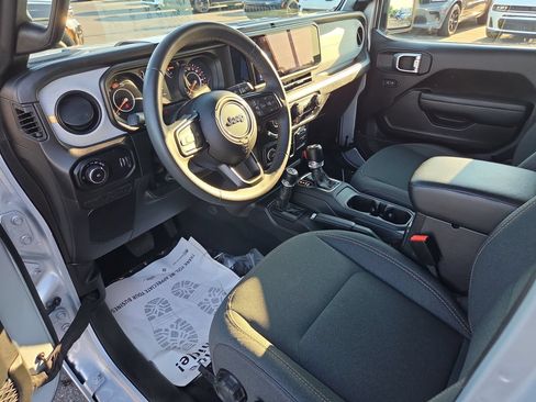 Used 2024 Jeep Wrangler Unlimited Sport AWD/4WD image 17
