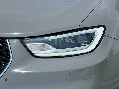Used 2025 Chrysler Pacifica Select FWD image 43