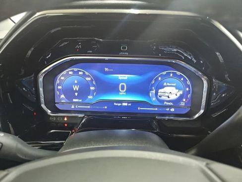 Used 2023 Chevrolet Silverado 1500 LT AWD/4WD image 24
