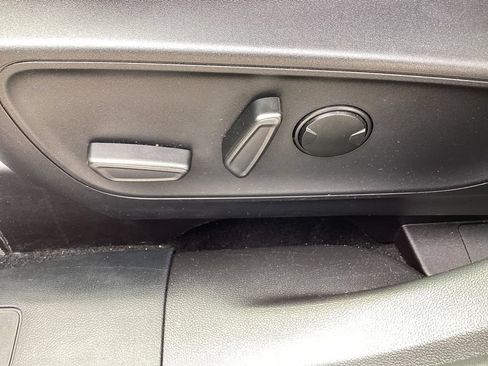 Used 2025 Ford Escape ST-Line AWD/4WD image 16
