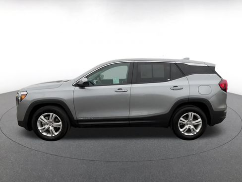 Used 2024 GMC Terrain SLE FWD image 7