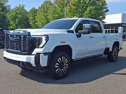 Used 2025 GMC Sierra 2500 Denali Ultimate AWD/4WD image 3