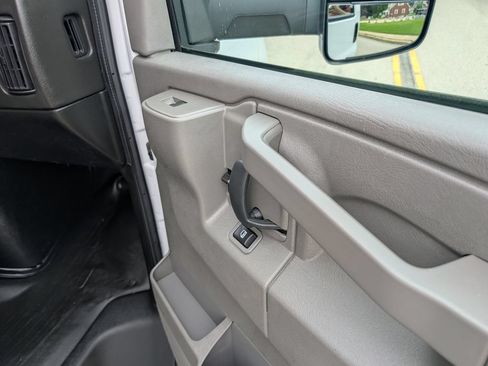 Used 2024 Chevrolet Express 3500 w/ Power Convenience Package RWD image 25