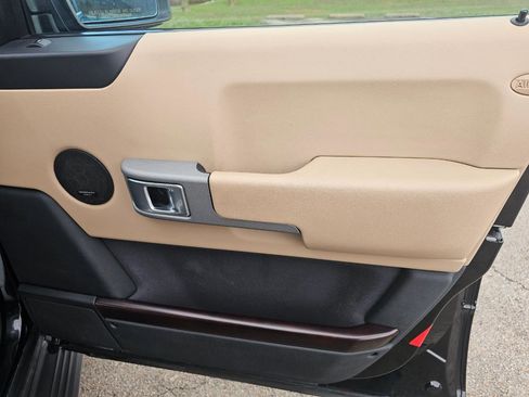 Used 2004 Land Rover Range Rover HSE image 17