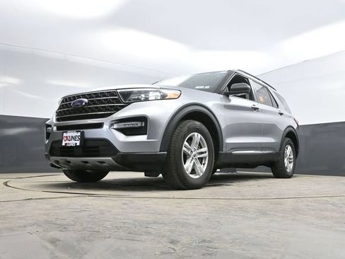 Used 2024 Ford Explorer XLT w/ Equipment Group 202A AWD/4WD image 47