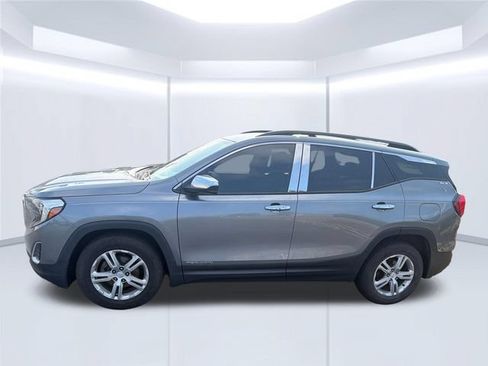 Used 2018 GMC Terrain SLE FWD image 2