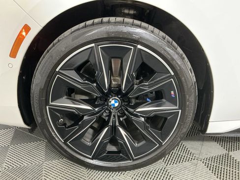 Certified 2024 BMW i7 xDrive60 w/ Executive Package image 7