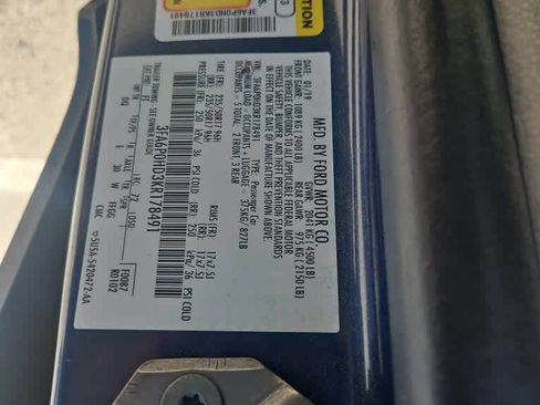 Used 2019 Ford Fusion SE FWD image 21