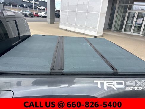 Used 2021 Toyota Tacoma TRD Sport w/ Technology Package image 9