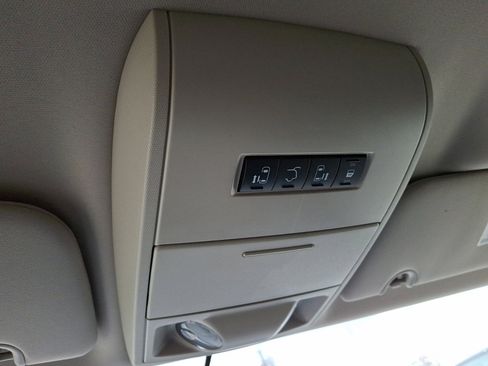Used 2013 Dodge Grand Caravan SXT w/ UConnect Hands-Free Group image 22