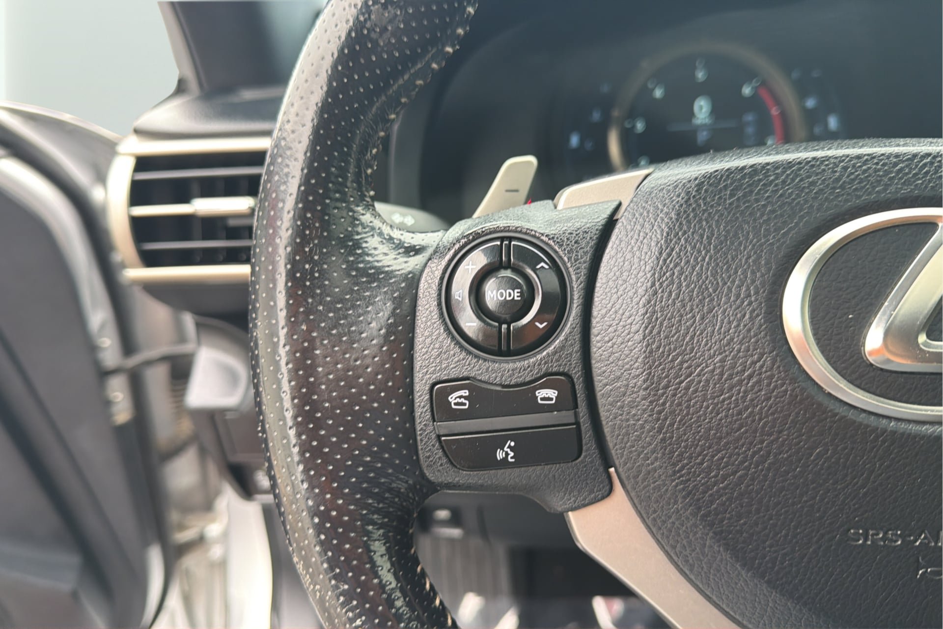 Used 2016 Lexus IS 200t w/ F Sport Package RWD image 26