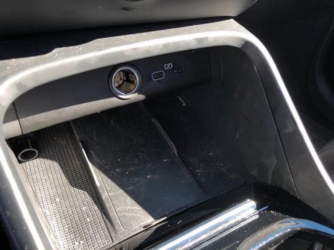 Used 2023 Volvo XC40 B5 Plus w/ Driver Assist Package image 30