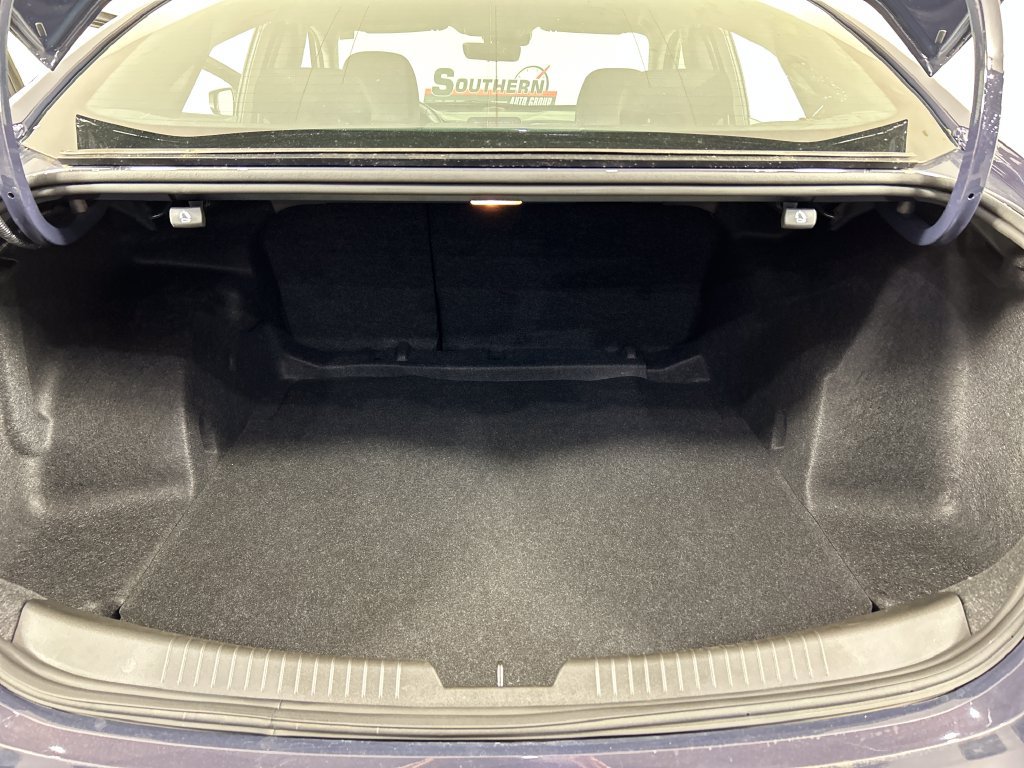 Used 2025 Chevrolet Malibu RS FWD image 19
