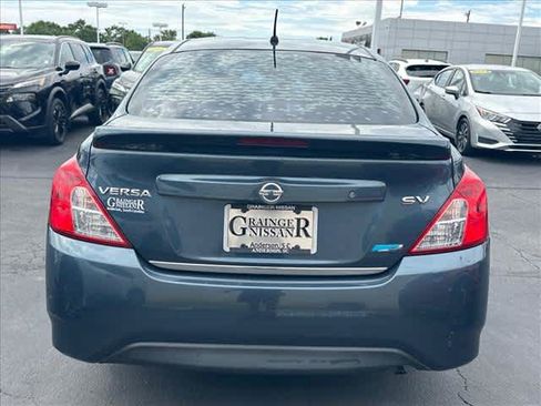 Used 2015 Nissan Versa SV w/ SV Appearance Package FWD image 4