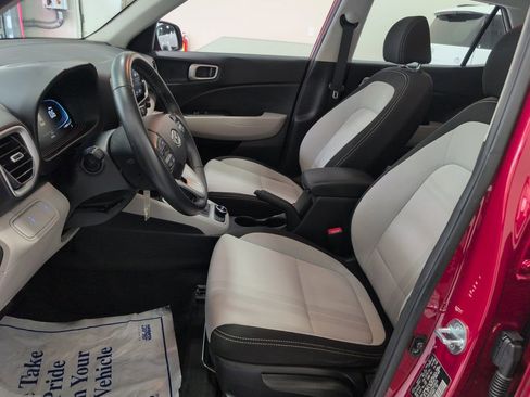 Certified 2023 Hyundai Venue SEL image 10