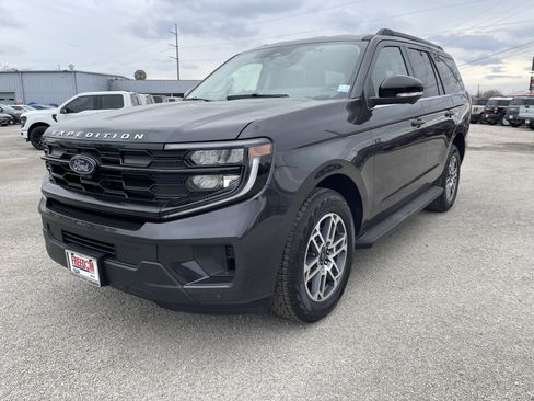 New 2026 Ford Expedition Active image 8