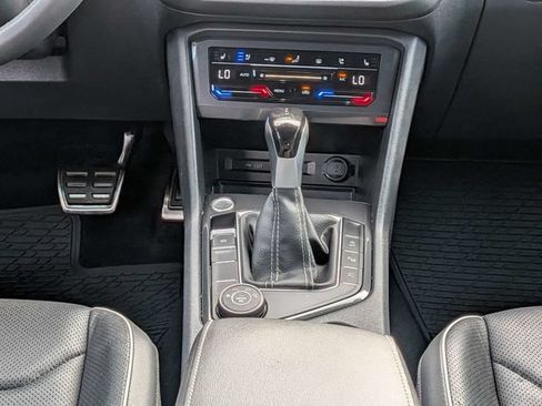 Used 2022 Volkswagen Tiguan SEL R-Line AWD/4WD image 19