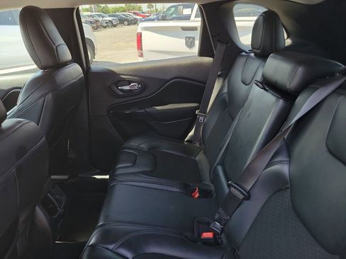 Used 2020 Jeep Cherokee Latitude Plus image 28