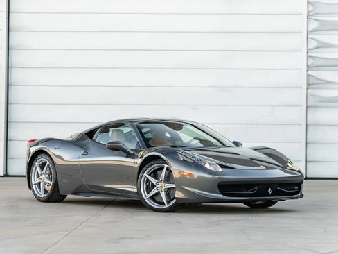 Used 2012 Ferrari 458 Italia Coupe RWD image 1