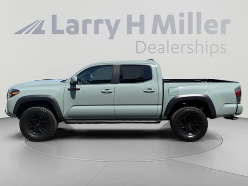 Used 2021 Toyota Tacoma TRD Pro AWD/4WD image 2