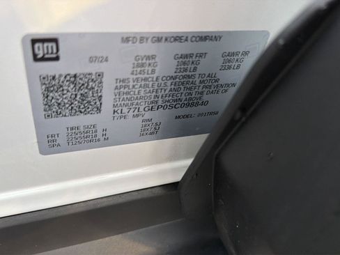 Used 2025 Chevrolet Trax RS w/ Driver Confidence Package FWD image 40