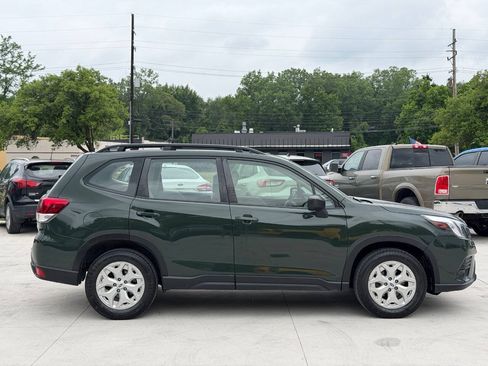 Used 2022 Subaru Forester AWD/4WD image 5