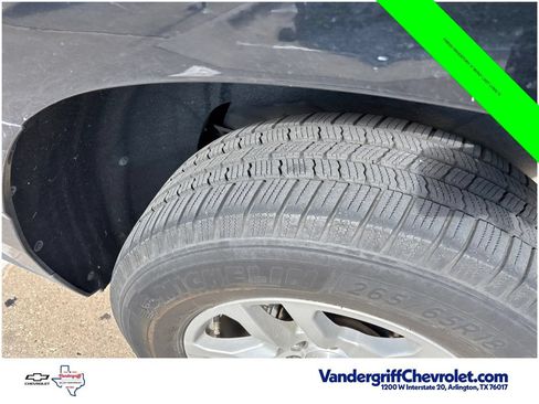 Used 2021 Chevrolet Suburban LT RWD image 6