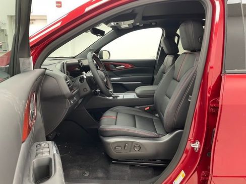New 2026 Chevrolet Traverse RS w/ LPO, Floor Liner Package image 9