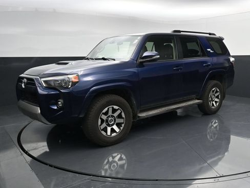 Used 2024 Toyota 4Runner TRD Off-Road Premium w/ Off Road Premium Plus Package AWD/4WD image 4
