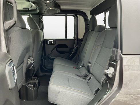 New 2026 Jeep Gladiator Sport image 13