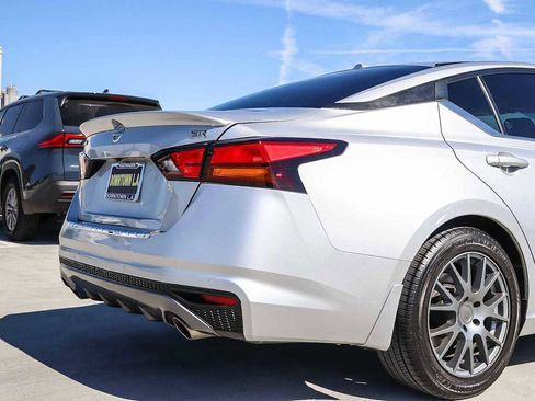 Used 2020 Nissan Altima 2.5 SR FWD image 9