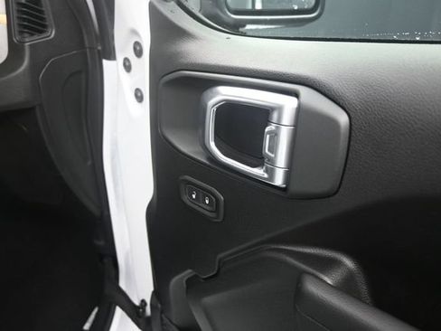 New 2026 Jeep Gladiator Sport AWD/4WD image 32