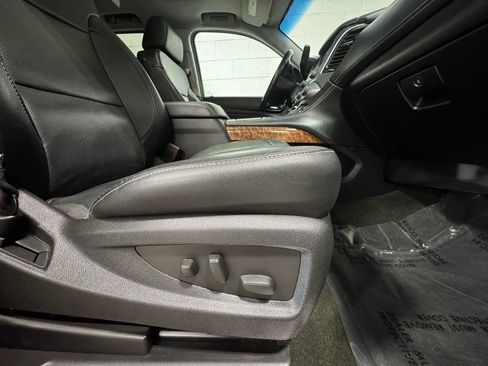 Used 2016 Chevrolet Suburban LTZ AWD/4WD image 33