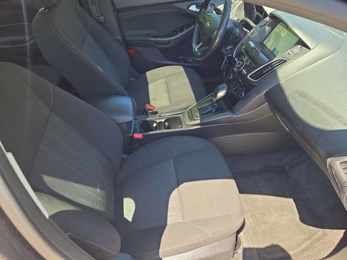 Used 2017 Ford Focus SEL w/ Cold Weather Package FWD image 29