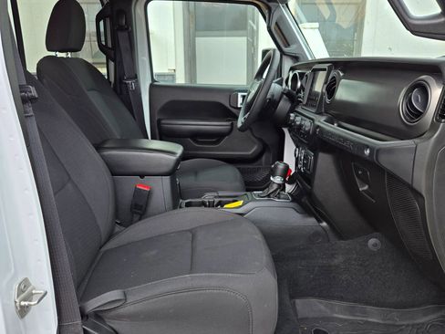 Used 2023 Jeep Wrangler Unlimited w/ Cold Weather Group image 12